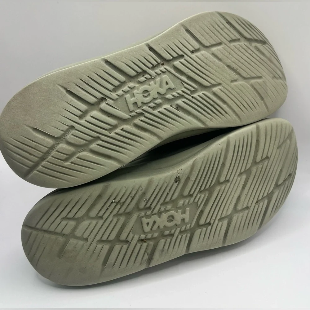 Hoka One One, Ora Luxe, Men’s Grey w/Yellow‎ & Purple Slide Sandals- Size:12